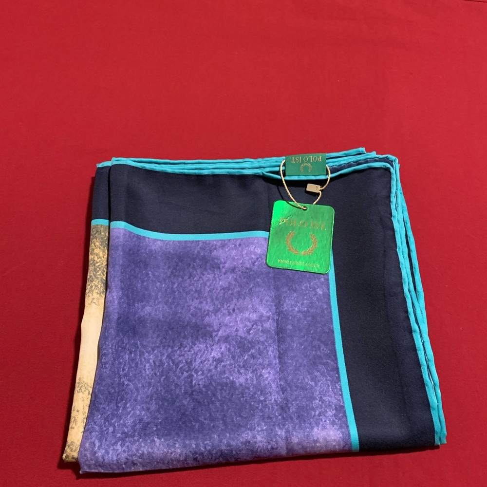 Square scarf 🧣